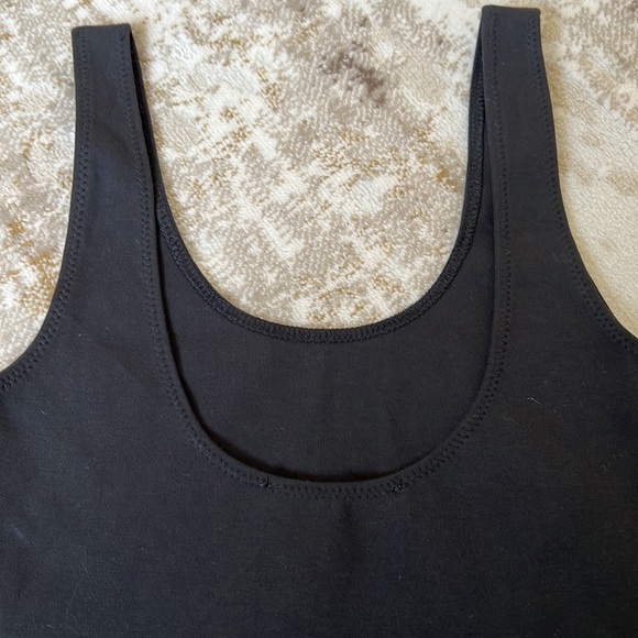 Aritzia Wilfred Free Red Scoop Neck Sleeveless Bodysuit Sz XS - Picture 5 of 9